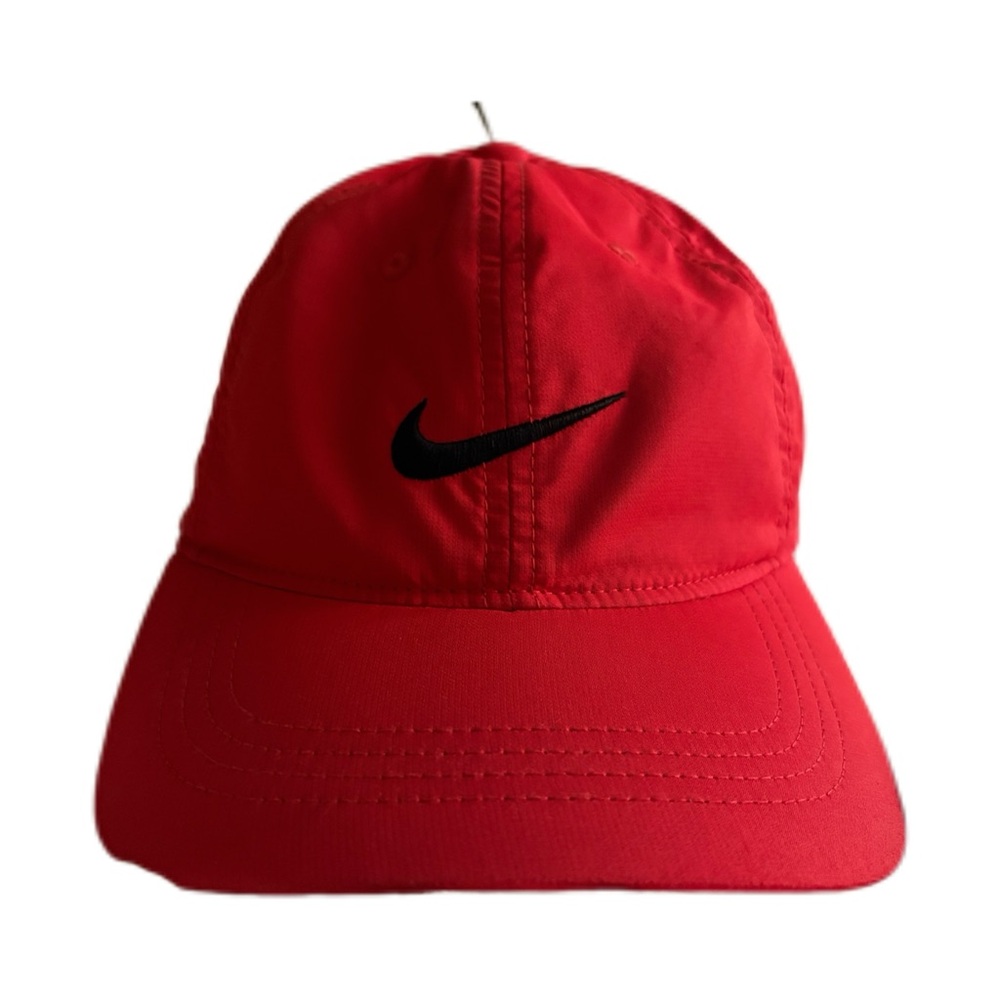 Nike Red Adjustable Strapback Hat – Classic & Stylish